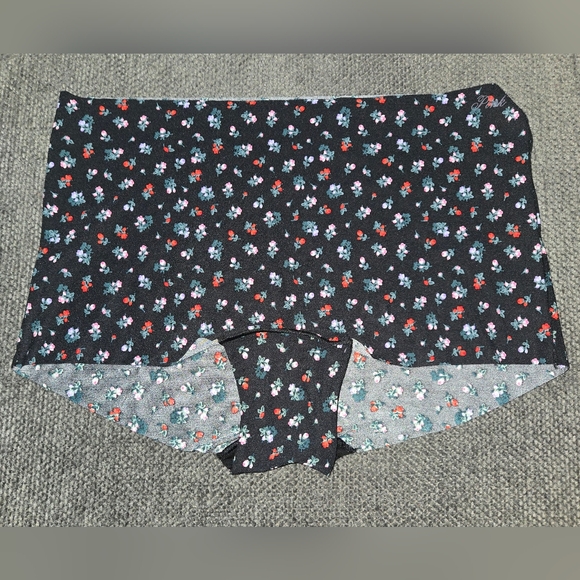 NWT Victoria's Secret No-Show Boyshort/Boxer Floral Print Black Panties - Picture 1 of 6